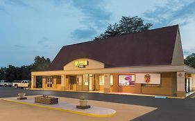 Super 8 By Wyndham Asheville Airport